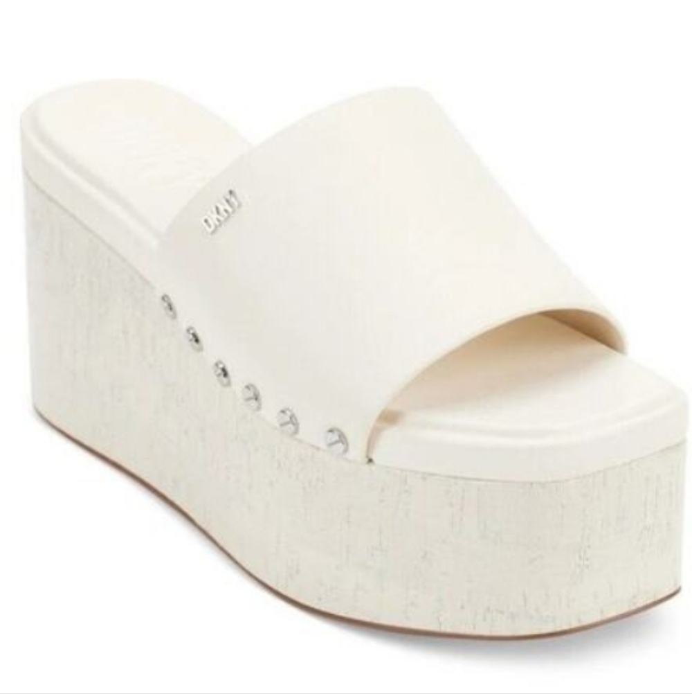 DKNY ALVY Platform Slide with Stud Detail Size 11 NEW IN BOX